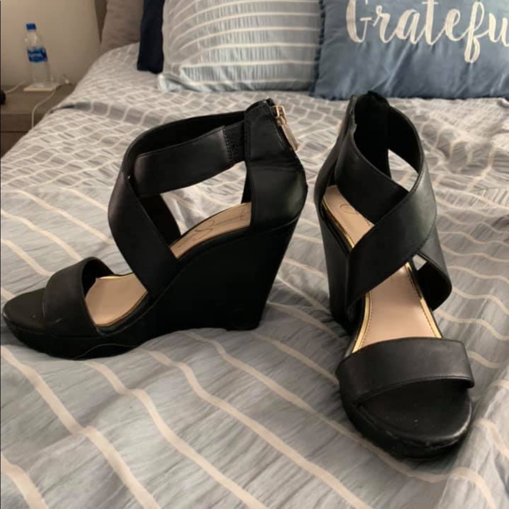 Black Simpson wedges!
